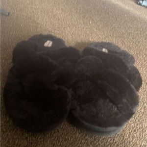 Size 9 black fuzzy crossover slippers